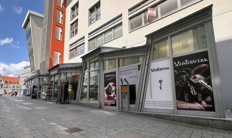 user-upload/business/work-media/e4160b1651f74b5e9f045135f72b9dcc.jpeg